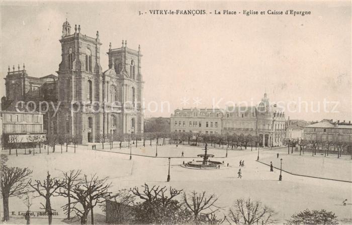 Vitry-le-Francois 51 Marne La Place Eglise et Caisse d Epargne