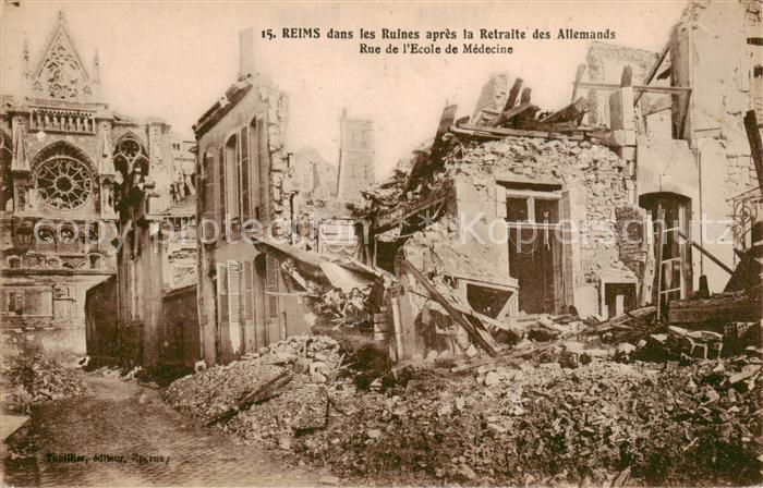 Reims 51 dans les Ruines apres la Retraite des Allemands Rue de l’Ecole de Medec