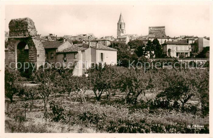 Frejus La porte doree et la ville