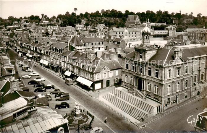 Villedieu-les-Poeles 50 Manche Vue d’ensemble la rue de la Republique et l’Hotel