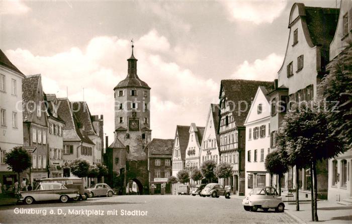 Guenzburg Marktplatz mit Stadttor