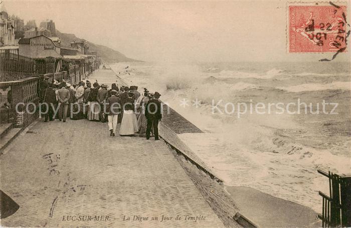 Luc-sur-Mer 14 Calvados La Digue un Jour de Tempete