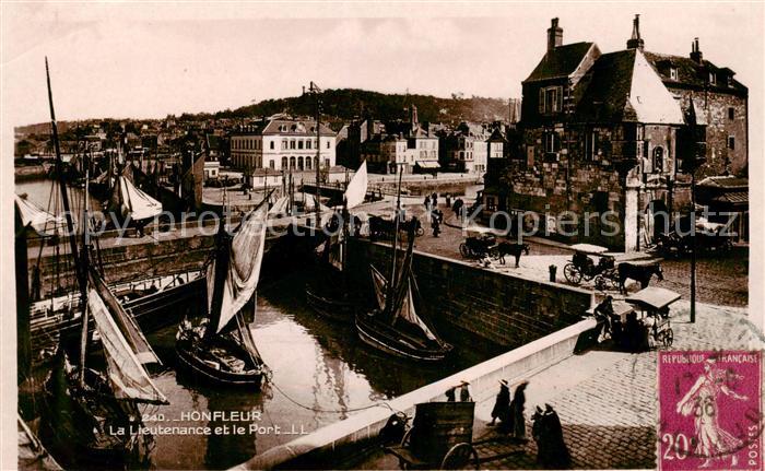 Honfleur La Lieutenance et le Port