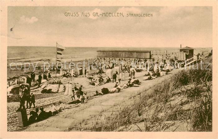 Gross-Moellen Ostseebad Pommern Mielno PL Strandleben