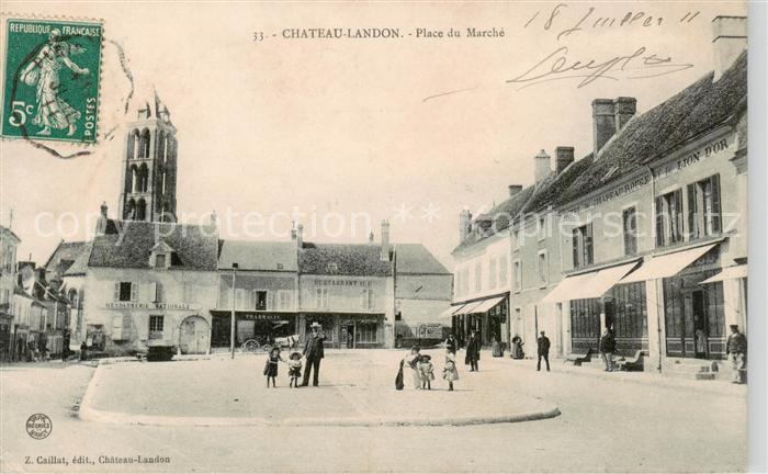 Chateau-Landon 77 Seine-et-Marne Place du Marché