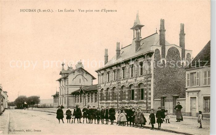 Houdan 78 Yvelins Les Ecoles Vue prise rue d_Epernon