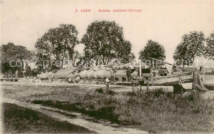 Agen 47 Bateau passant l'Ecluse