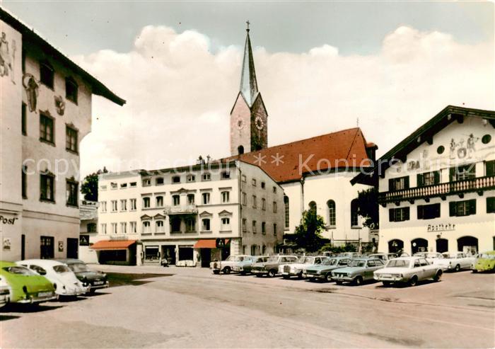 Holzkirchen Oberbayern Marktplatz mit Kirche und Apotheke