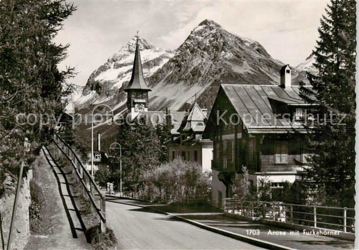 Arosa GR Motiv mit Blick zur Kirche Furkahoerner Alpen