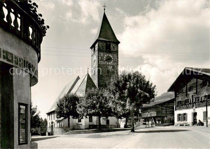 Klosters GR St. Jakobs-Kirche und altes Rathaus