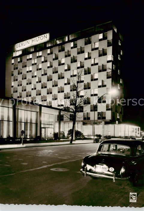 BERLIN  CITY Hilton Hotel Nachtaufnahme