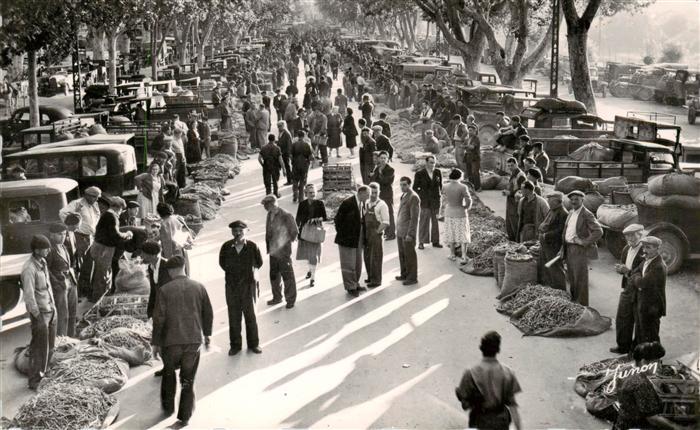 Carpentras 84 Le Marché aux Primeurs