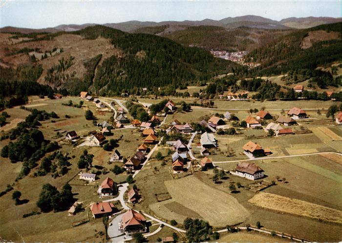 Haeusern Schwarzwald Panorama Luftkurort und Wintersportplatz