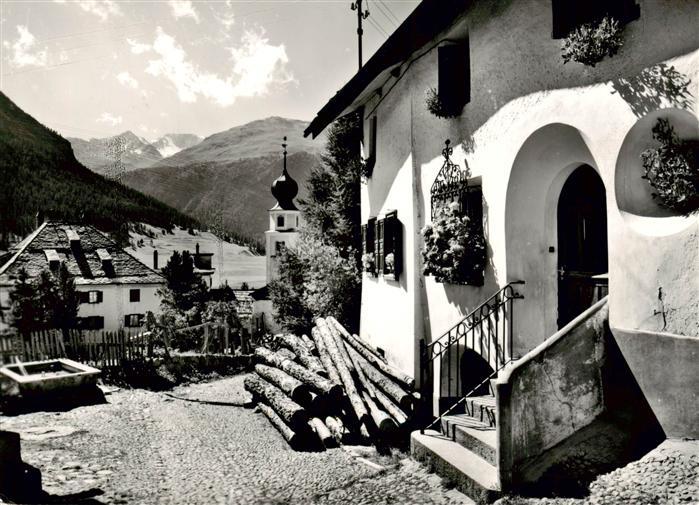 Madulain Madulein GR Ortspartie mit Kirche