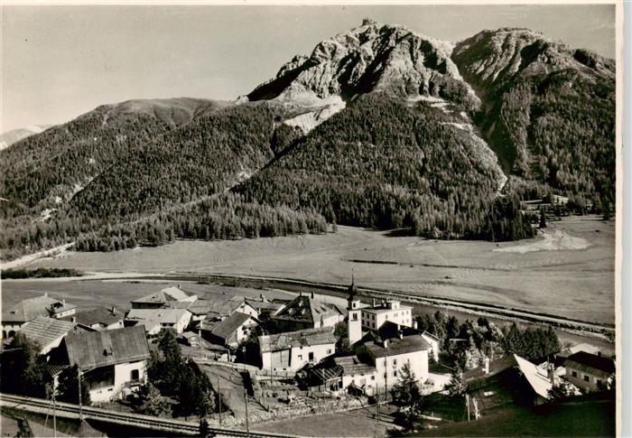 Madulain Madulein GR mit Piz Mezaun