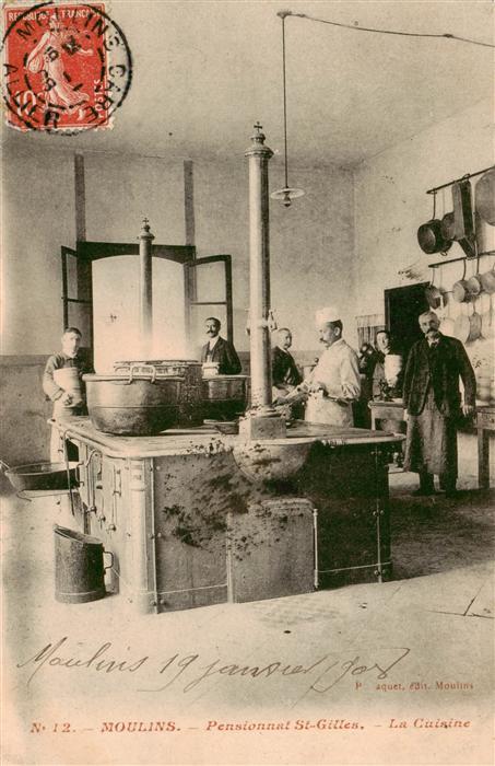 Moulins  03 Allier Pensionnat Saint Gilles La Cuisine