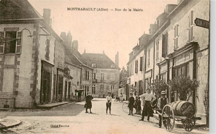 Montmarault 03 Allier Rue de la Mairie