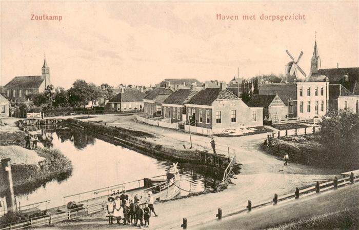 Zoutkamp NL Haven met dorpsgezicht
