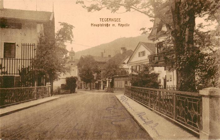 Tegernsee Bayern Hauptstrasse mit Kapelle