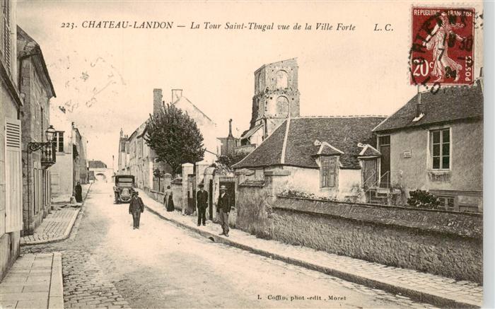Chateau-Landon 77 Seine-et-Marne La Tour Saint Thugal vue de la Ville Forte