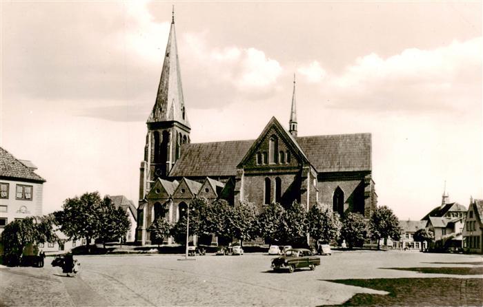 Meldorf Suedermarkt mit Dom