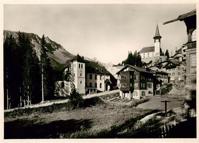 Arosa GR Jugendherberge mit Dorfkirche