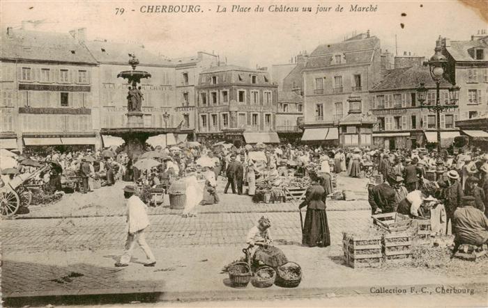 Cherbourg 50 Manche La Place du Chateau un jour de Marche