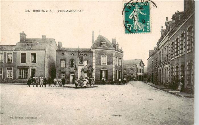 Botz-en-Mauges 49 Maine-et-Loire Place Jeanne d Arc