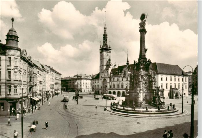 Olomouc Olmuetz CZ Namesti Miru Platz Rathaus Dreifaltigkeitssaeule