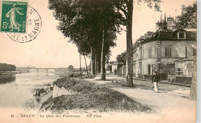 Melun 77 Seine-et-Marne Le Quai des Fourneaux