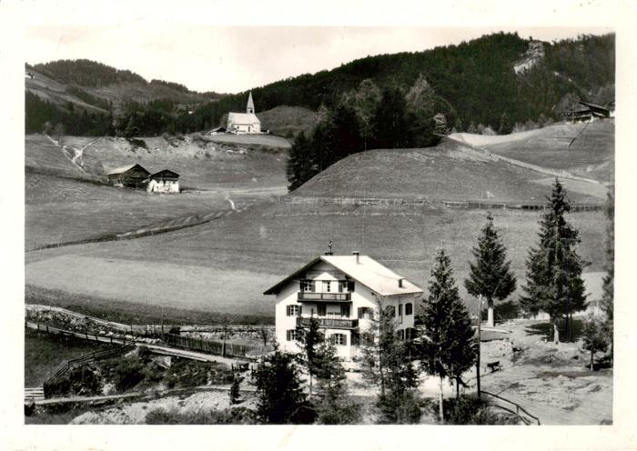 Santa Maddalena Funes Suedtirol IT Albergo Stella Alpine Gasthof Edelweiss Blick