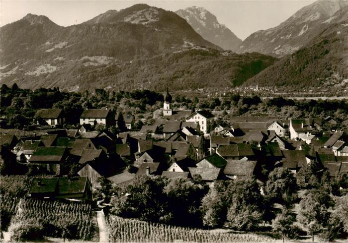 Flaesch GR Ortsansicht mit Kirche Alpen