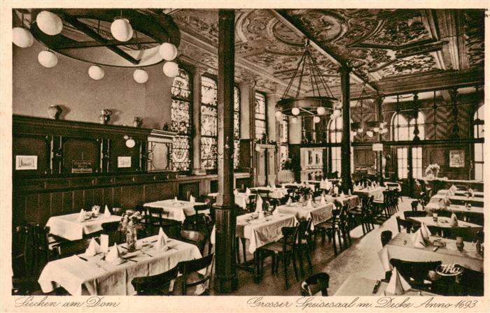 Koeln  Rhein Althistorische Sehenswuerdigkeit Siechen am Dom Grosser Speisesaal