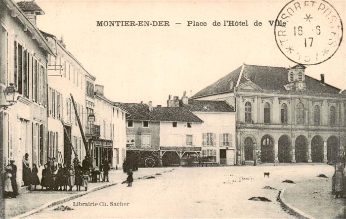 Montier-en-Der 52-Haute-Marne Place de l’Hotel de Ville
