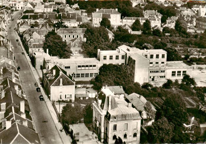 Vouziers 08 Ardennes Rue Bournizet et Ecole Masaryka