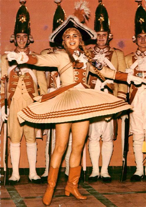 Koeln  Rhein Karneval Mariechen der Prinzengarde