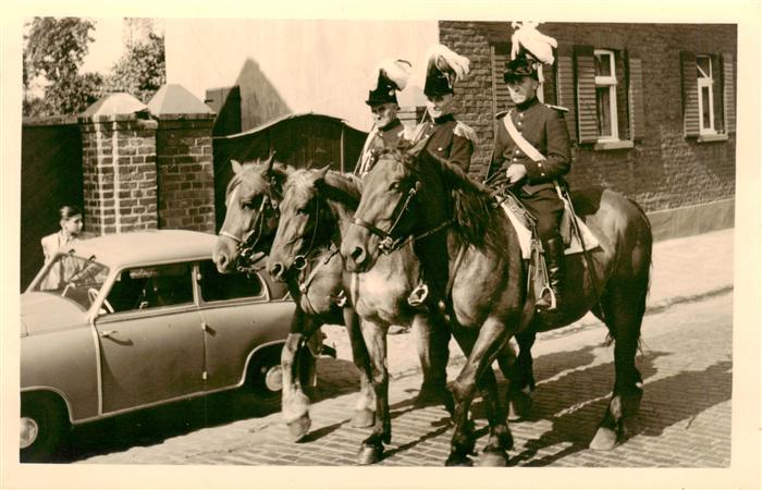 Wuerselen Festumzug mit Pferden