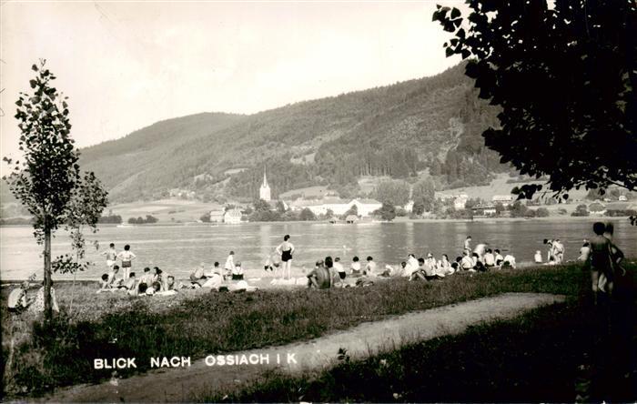 Ossiach Ossiachersee Kaernten AT Uferpartie am See mit Blick auf den Ort