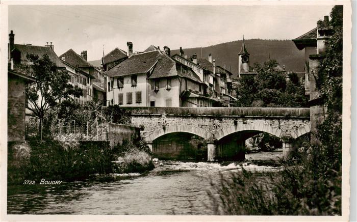Boudry NE Ortspartie mit Bruecke