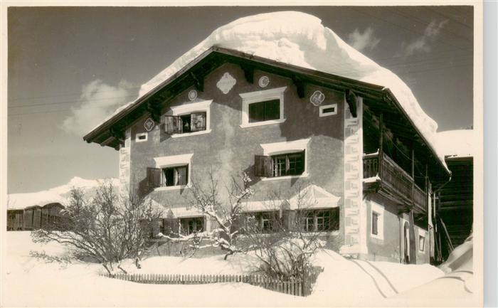 Klosters GR Typisches Buendnerhaus