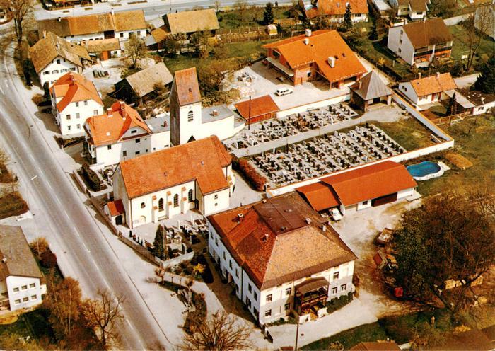 Hoehenkirchen-Siegertsbrunn Bayern Pfarrkirche Maria Geburt mit altem Schloss