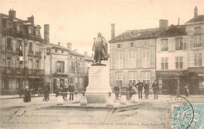 Ligny-en-Barrois 55 Meuse Statue du Général Barrois Place Nationale