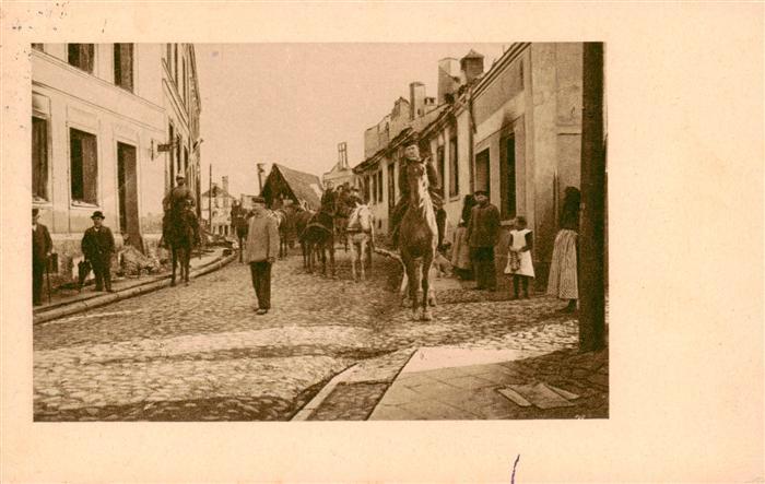 Domnau Domnowo Kaliningrad Koenigsberg Ostpreussen RU Dorfstrasse mit Fluechtlin