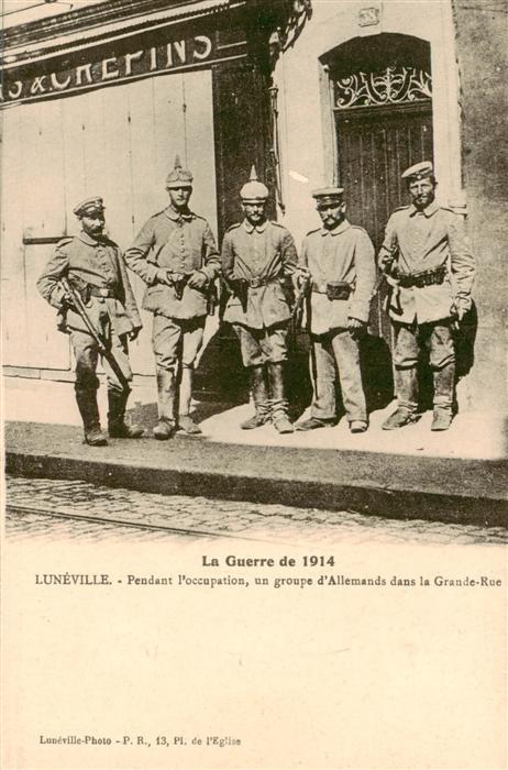 Luneville 54 Meurthe-et-Moselle Pendant l’occupation un groupe d’Allemands dans