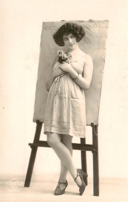 Foto SAPI Paris Nr. 2040 Künstlerstaffelei Frau