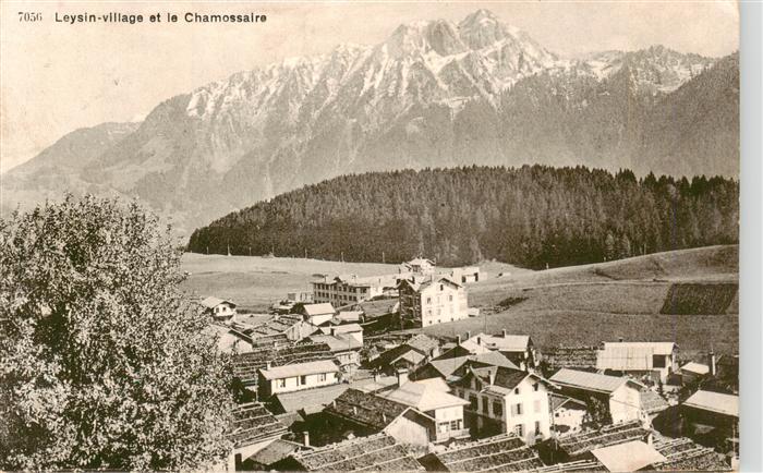 Leysin VD Vue générale du village et le Chamossaire Alpes