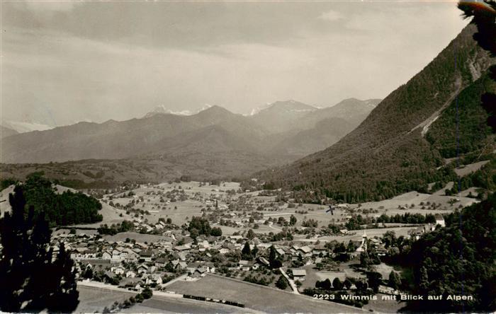 Wimmis BE mit Blick auf die Alpen