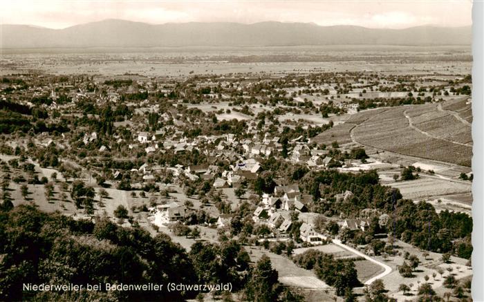 Niederweiler Badenweiler Panorama Blick gegen Schwarzwald
