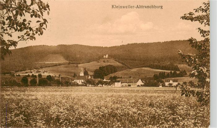 Alttranchburg Kleinweiler Weitnau Bayern Panorama Blick ueber die Felder