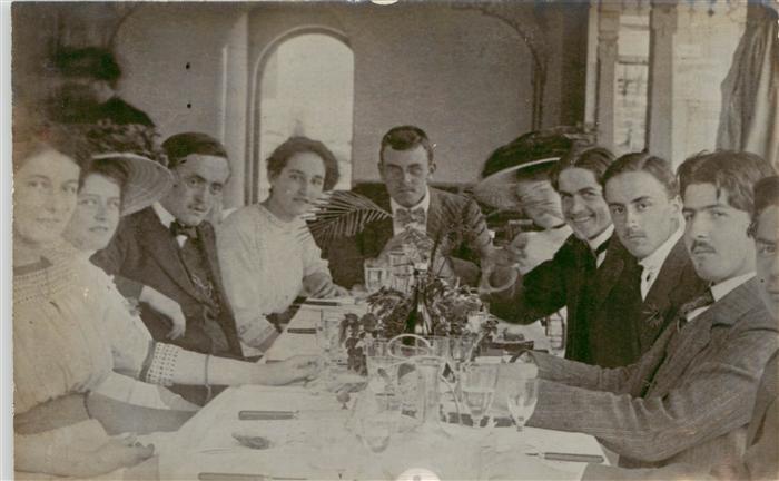Uznach SG Gruppenbild Feier im Restaurant